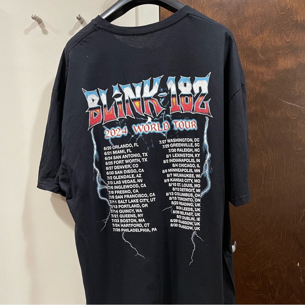 Blink-182 Band Tee - Official Tour Merch - Picture 2 of 7